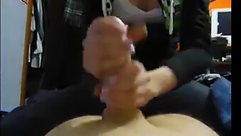 Gay Handjob Buatan Sendiri Dengan Twist Penis Besar